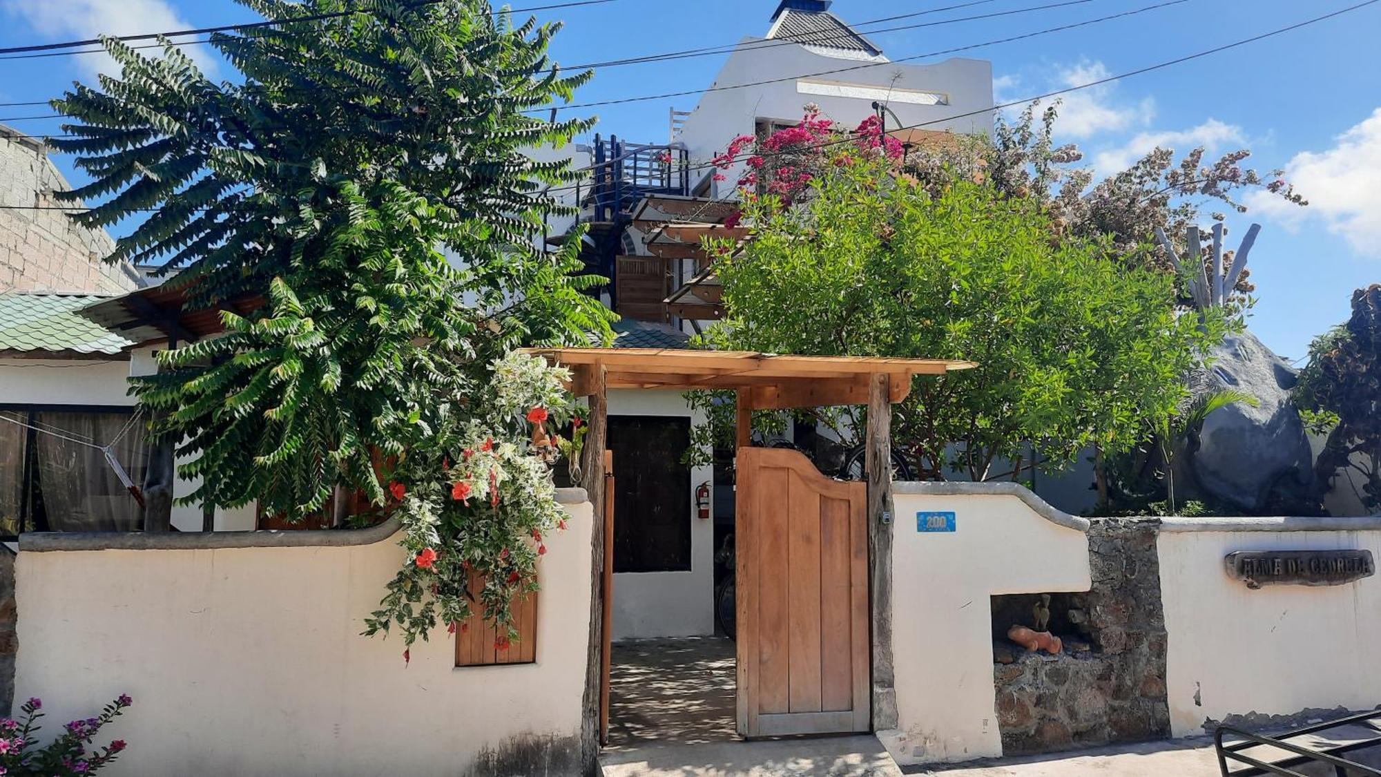 Alma De Cedrela Apartman Puerto Ayora  Kültér fotó